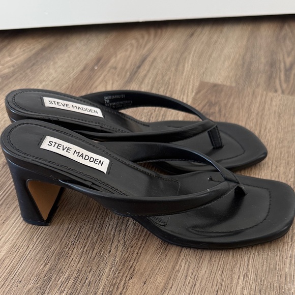Steve Madden Black Square-Toe Sandals - Picture 4 of 5